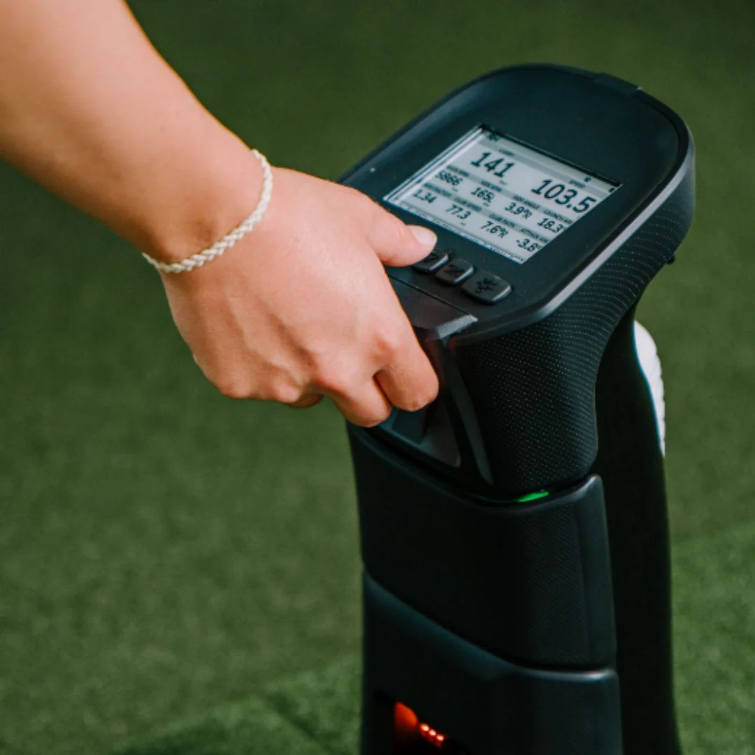 Uneekor EYE MINI SIG10 Golf Simulator Package - Image 8